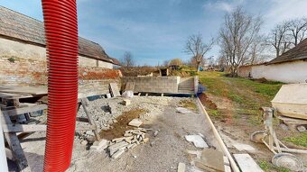 Vkusne zrekonštruovaný 3-izbový rodinný dom v obci Pastuchov - 9