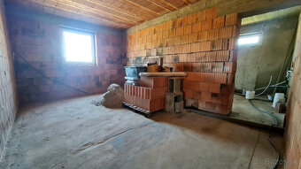Rodinný dom s pozemkom 800m2- Chrenovec-Brusno - 9