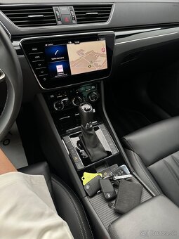 Škoda SUPERB L&K 4x4 2.0TDi DSG 147kW ŤAŽNÉ/VIRTUAL/MATRIX - 9