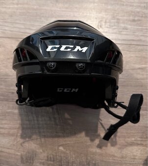 Hokejová výstroj CCM - 9