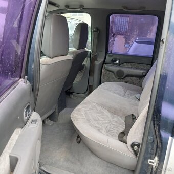 Mazda b2500.       Big food. - 9