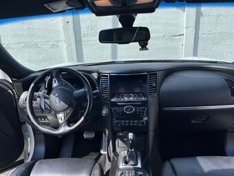 Infiniti FX37S Prémium - 9