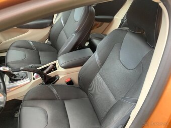 Volvo v40 D3 110kw - 9