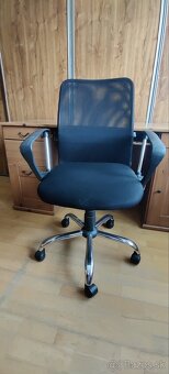 Písací stôl IKEA Leskvik s kancelárskou stoličkou - 9