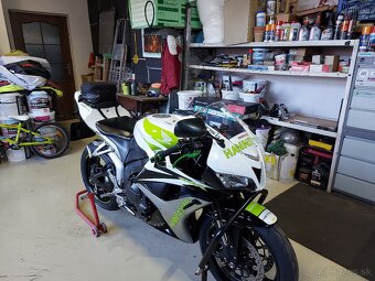 Predám Honda cbr 600rr 2008 - 9