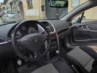 Na predaj: Peugeot 207 CC kabriolet – 1.6 (88 kW), r.v. 2007 - 9