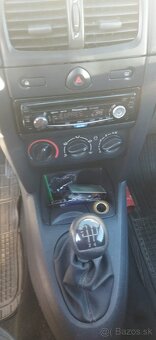 Renault Clio - 9