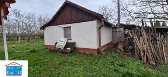 Na predaj výborná záhrada 1640 m2 s domom - chatkou - Pačéro - 9