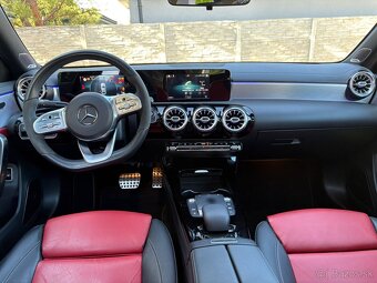 Mercedes Benz A250e - 9