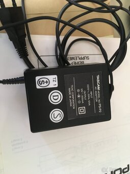 Tascam Portastudio TWO - Balenie, manualy, zdroj, popruh - 9