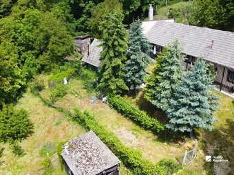 Dom s veľkým pozemkom, dielňami a kusom lesa - 9