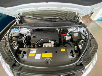 PEUGEOT 3008 ALLURE Hybrid 48V 145k e-DCS6 ( MHEV ) - 9