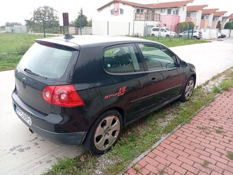 VW GOLF V - 9