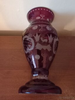 Veľká brúsená váza- rubínovo červené sklo - 9