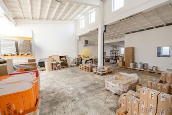REZERVOVANÉ NA PRENÁJOM – Viacúčelové priestory (300m2) s dv - 9