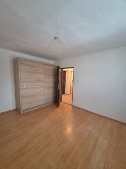 2-IZBOVÝ BYT V KN. - 9