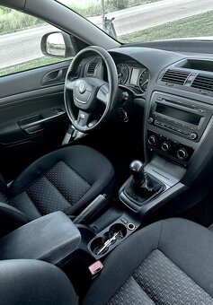 Predám Octavia II Facelift TSI kúp. v SR - 9