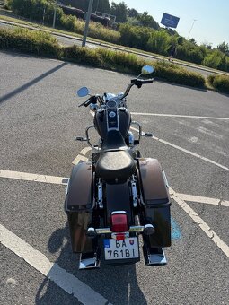 Harley Davidson RoadKing - 9