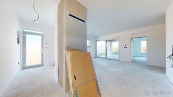 4 izbový rodinný dom tichej lokalite, parkovanie, oplotenie, - 9