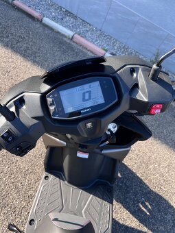 SUZUKI AVENIS 125 - 9