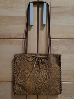 Kožená dámska kabelka - 9