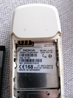 Retro telefony Sagem myX-7 a Nokia 3100 - 9