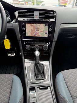 Volkswagen Golf 7.5 1.6TDI DSG IQ.Drive - 9
