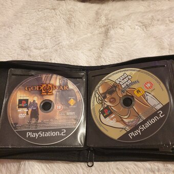 PS2 s príslušenstvom a hrami - 9
