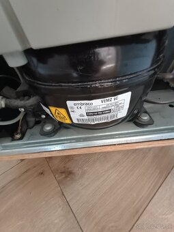 Vstavaná chladnička s mrazničkou Whirlpool - 9