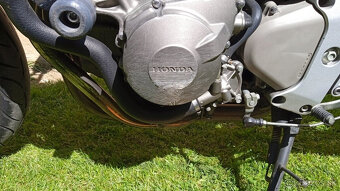 Honda CB600F Hornet - 9