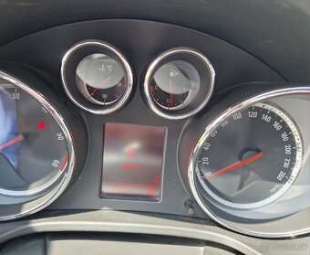 Opel Insignia ST - 9
