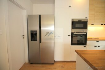 PREDAJ zariadená NOVOSTAVBA s vírivkou vo Dvorci - 9