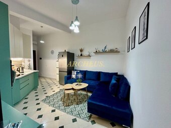 3-IZBOVÝ APARTMÁN S TERASOU S VÝHĽADOM NA MORE, ALBÁNSKO - 9