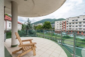 NA PREDAJ VÝNIMOČNÝ BYT V SRDCI MESTA TRENČIANSKE TEPLICE - 9