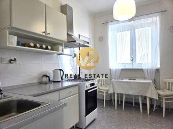 REZERVOVANÉ Na PREDAJ RD Zobor s krásnym pozemkom 941m2 - 9