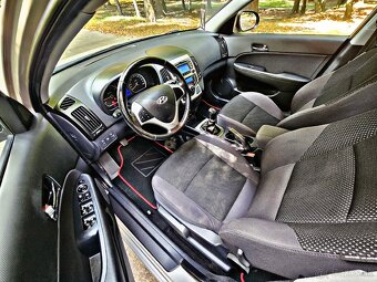Hyundai i30 Combi family 1.6 benzín 93kW - 9