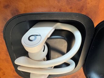 Apple Powerbeats Pro - 9