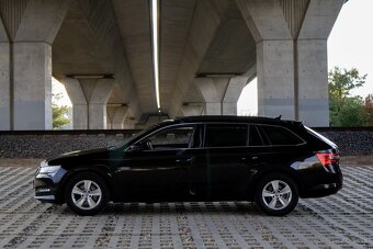Škoda superb combi 2.0Tdi Scr DSG 2022 - 9