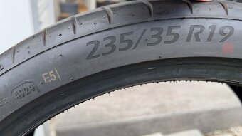 235/35 R19 letné pneu - 9