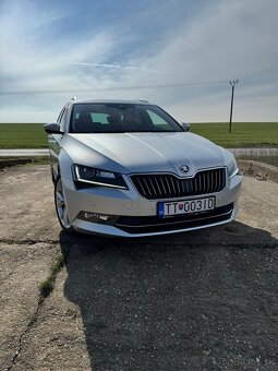 Škoda Superb Combi strieborná metalíza - 9