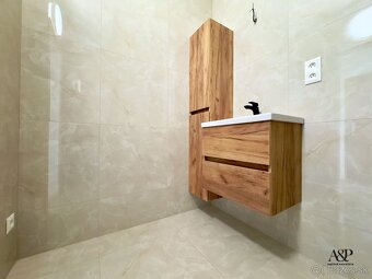 REKONŠTRUOVANÝ 2 IZBOVÝ BYT, 48M2, UL. L.NOVOMESKÉHO, SENICA - 9