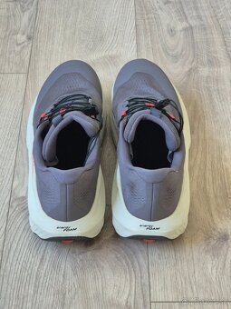 Predám bežecké tenisky Salomon Ultra Glide 3 - 9