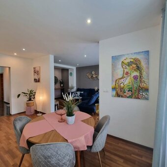 Štýlový, krásny 2,5- izbový byt blízko City Arény, stanice a - 9