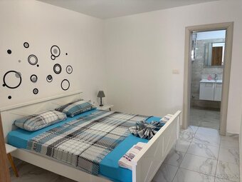 Apartmánový dom s bazénom priamo pri mori – Čierna Hora - 9