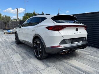 Cupra Formentor 1.4 TSI eHybrid 245k Ťažné/Pano/Kamery/Virtu - 9