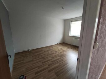 Prenajmem 3izbovy byt - 9