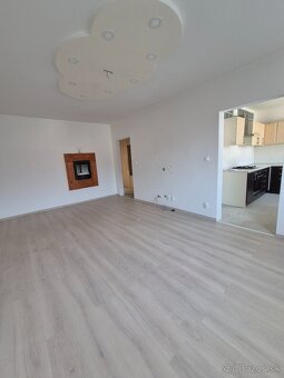 PRENÁJOM veľký 2-izbový byt 70,57 m2 v centre mesta - 9