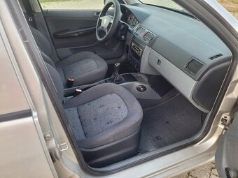 Predam škoda fabia 1.2 htp benzín rok výroby 2003 - 9
