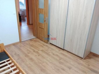 5i v NOVOSTAVBE DOMU zariadený byt, RAČA. - 9
