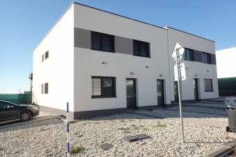 Prenájom 4 izbový byt Nitra, Zoborské Lučky- nová štvrť - 9